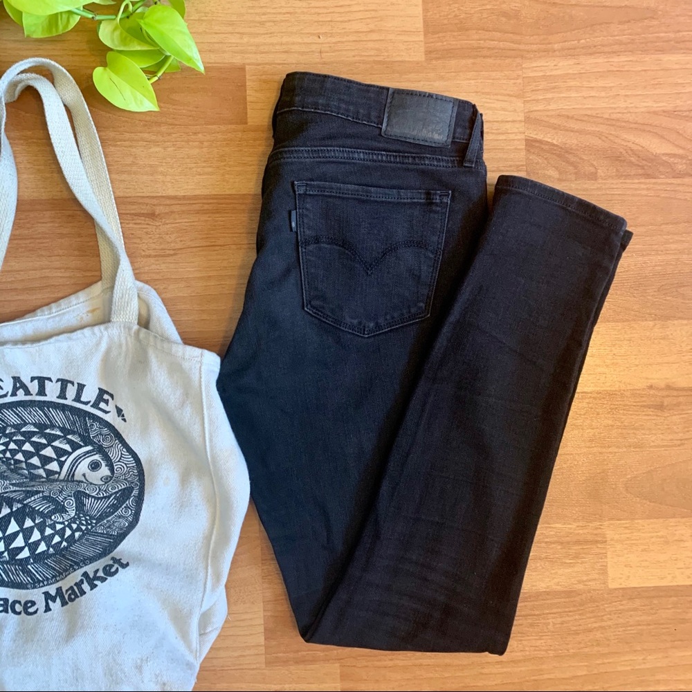 Levi’s 710 Mid-Rise Black Denim